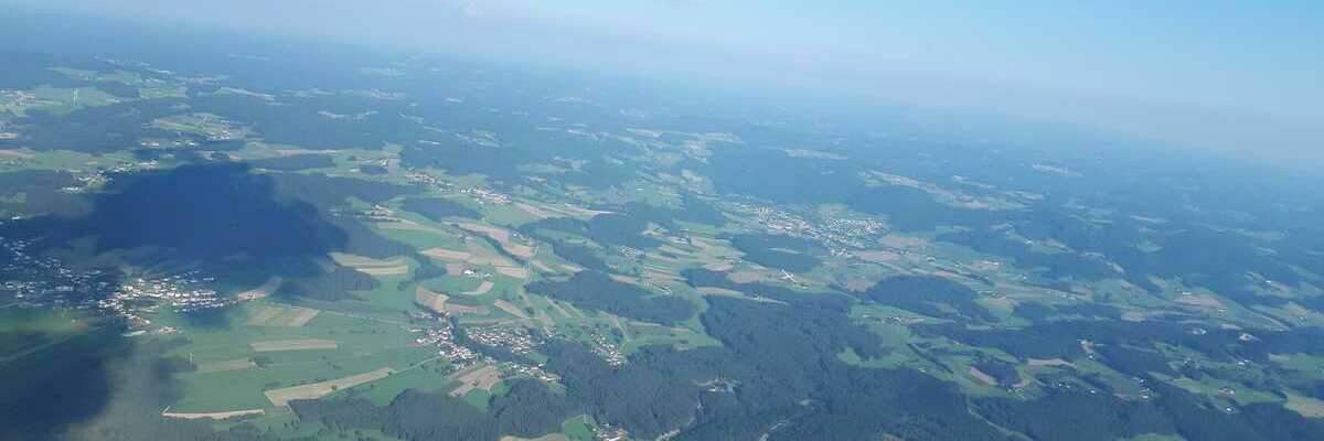 Flugwegposition um 15:21:09: Aufgenommen in der Nähe von Gemeinde Rainbach im Mühlkreis, Rainbach im Mühlkreis, Österreich in 1807 Meter